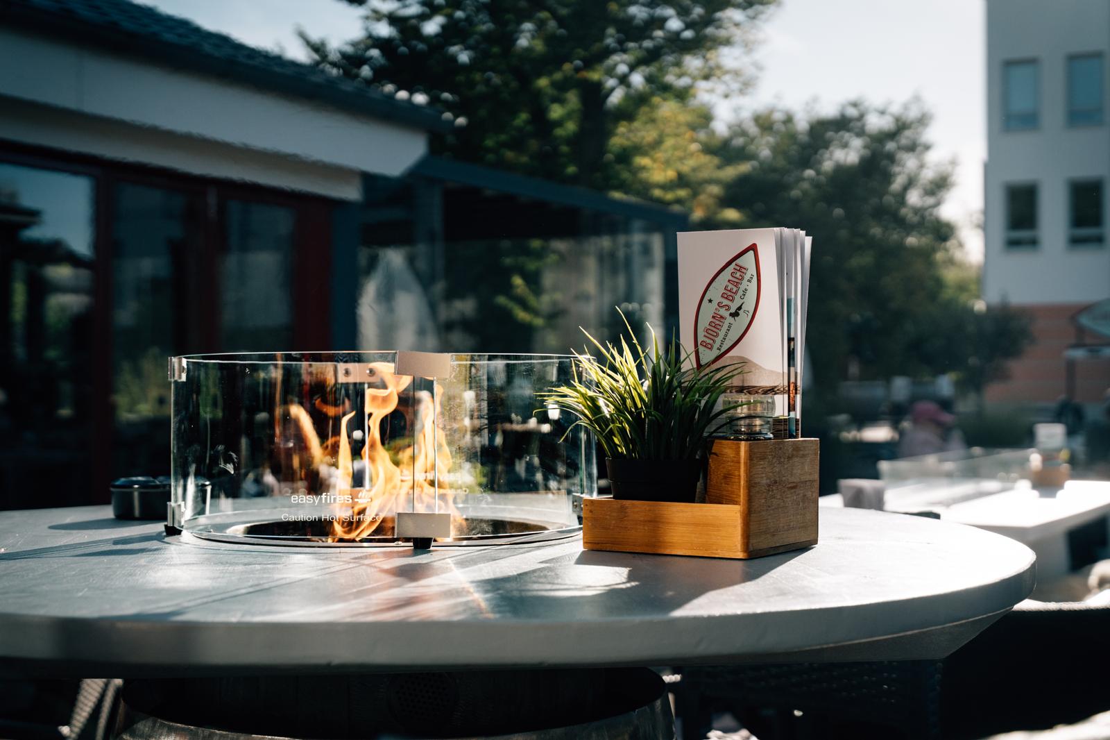 Sonnenterrasse mit gemütlicher Atmosphäre